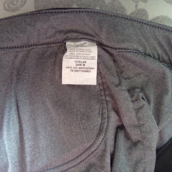 Midrise Black Leggings - Picture 4 of 4